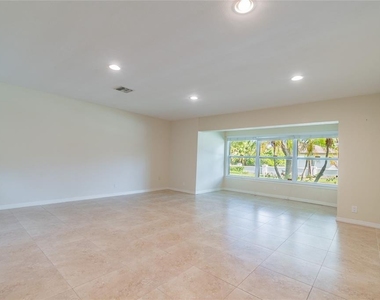 303 Wildwood Way - Photo Thumbnail 2