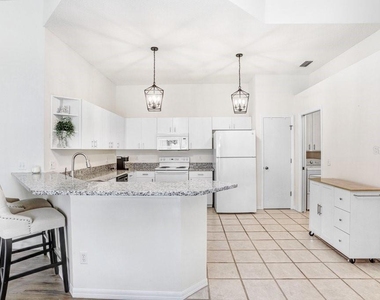 2418 New Haven Circle - Photo Thumbnail 8
