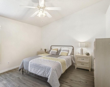 2418 New Haven Circle - Photo Thumbnail 12