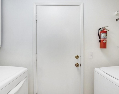 2418 New Haven Circle - Photo Thumbnail 11