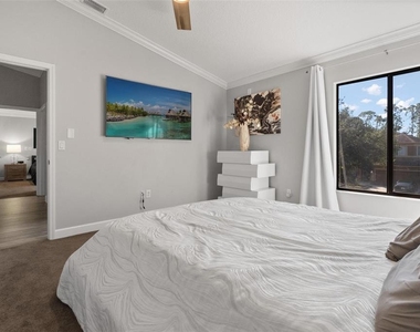13228 Royal George Avenue - Photo Thumbnail 24