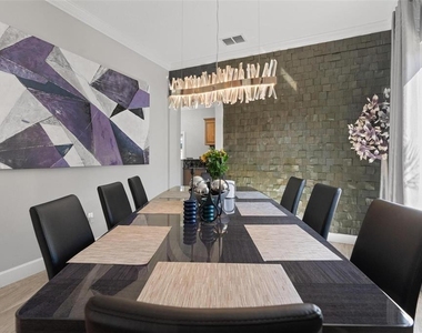 13228 Royal George Avenue - Photo Thumbnail 10