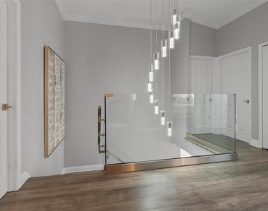13228 Royal George Avenue - Photo Thumbnail 34