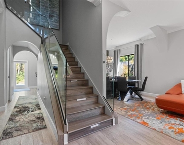 13228 Royal George Avenue - Photo Thumbnail 3