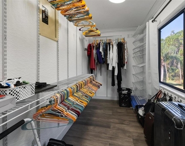 13228 Royal George Avenue - Photo Thumbnail 28