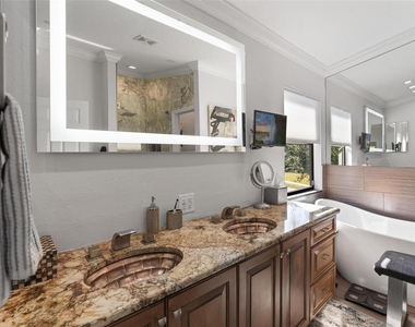 13228 Royal George Avenue - Photo Thumbnail 29