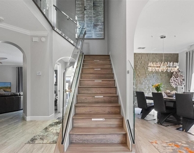 13228 Royal George Avenue - Photo Thumbnail 2