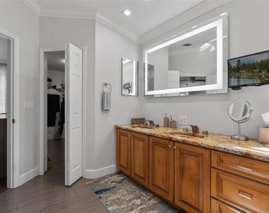 13228 Royal George Avenue - Photo Thumbnail 32