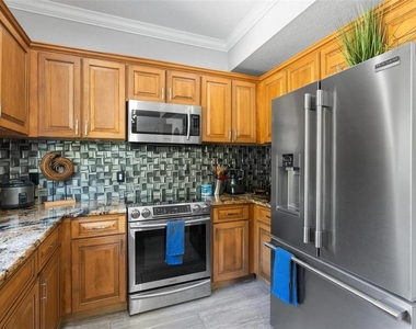 13228 Royal George Avenue - Photo Thumbnail 36