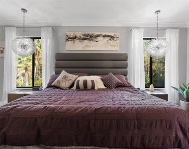 13228 Royal George Avenue - Photo Thumbnail 26
