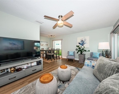 2735 Sherbrooke Lane - Photo Thumbnail 2
