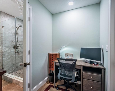 2735 Sherbrooke Lane - Photo Thumbnail 24
