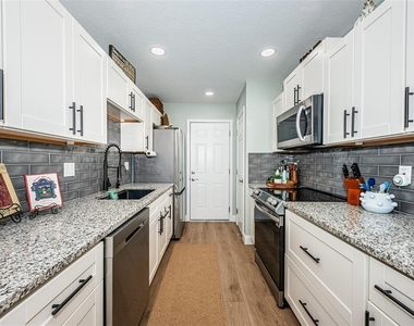 2735 Sherbrooke Lane - Photo Thumbnail 12