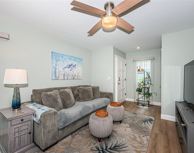 2735 Sherbrooke Lane - Photo Thumbnail 3