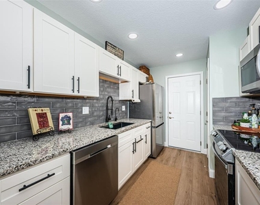2735 Sherbrooke Lane - Photo Thumbnail 14