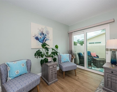 2735 Sherbrooke Lane - Photo Thumbnail 6