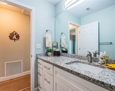 2735 Sherbrooke Lane - Photo Thumbnail 27