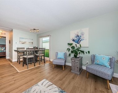 2735 Sherbrooke Lane - Photo Thumbnail 7