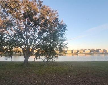 7955 Carriage Pointe Drive - Photo Thumbnail 14