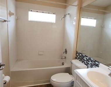 7955 Carriage Pointe Drive - Photo Thumbnail 9