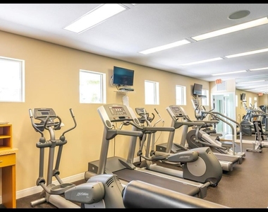 1042 Bellasol Way - Photo Thumbnail 25