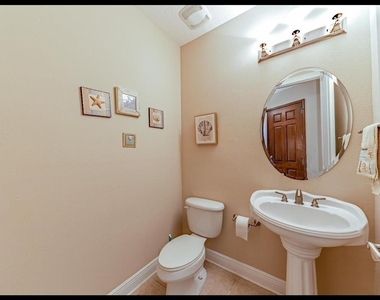 1042 Bellasol Way - Photo Thumbnail 6