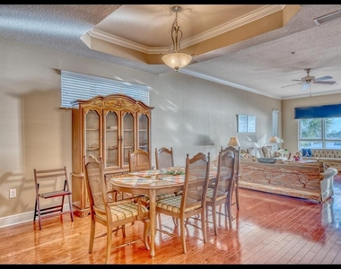 1042 Bellasol Way - Photo Thumbnail 8