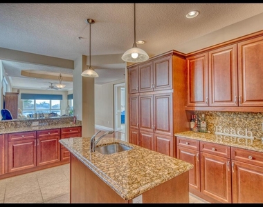 1042 Bellasol Way - Photo Thumbnail 9
