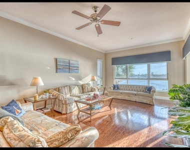 1042 Bellasol Way - Photo Thumbnail 16