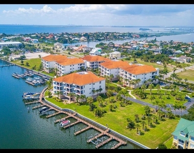 1042 Bellasol Way - Photo Thumbnail 37