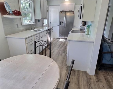 1431 Paloma Lane - Photo Thumbnail 8