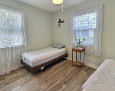 1431 Paloma Lane - Photo Thumbnail 15