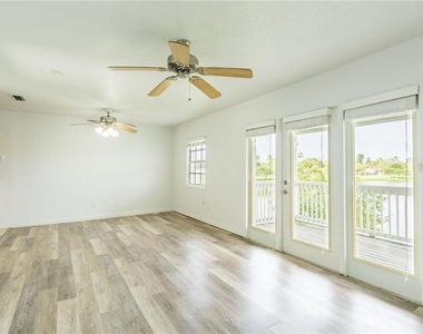 4714 Cobia Drive Se - Photo Thumbnail 3