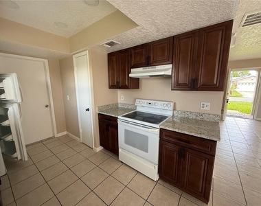 133 Alderwood Drive - Photo Thumbnail 12