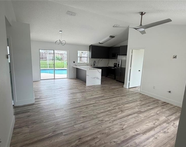 152 Whitehall Street - Photo Thumbnail 7