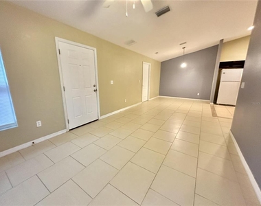 1013 King Street - Photo Thumbnail 2