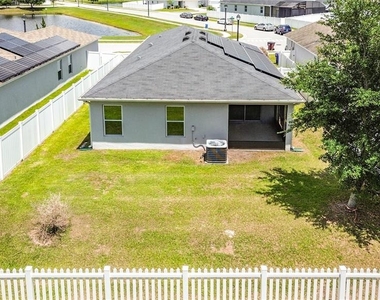 3040 Lakes Crest Avenue - Photo Thumbnail 6