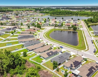 3040 Lakes Crest Avenue - Photo Thumbnail 3
