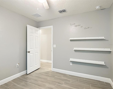 3040 Lakes Crest Avenue - Photo Thumbnail 19