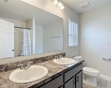 3040 Lakes Crest Avenue - Photo Thumbnail 10