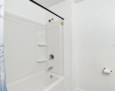 3040 Lakes Crest Avenue - Photo Thumbnail 18