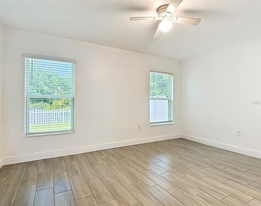 3040 Lakes Crest Avenue - Photo Thumbnail 16