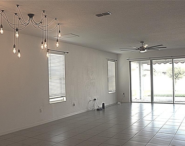 2104 Stillwood Way - Photo Thumbnail 8