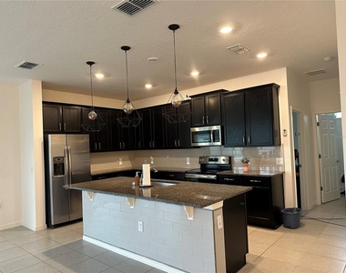 2104 Stillwood Way - Photo Thumbnail 5