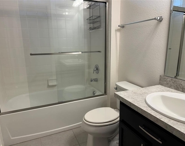 2104 Stillwood Way - Photo Thumbnail 12