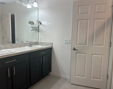 2104 Stillwood Way - Photo Thumbnail 19