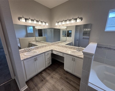 11235 Sw 54 Circle - Photo Thumbnail 19
