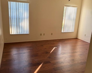 4805 Landover Circle - Photo Thumbnail 7