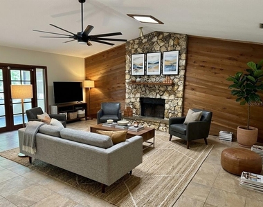9218 Everwood Street - Photo Thumbnail 4