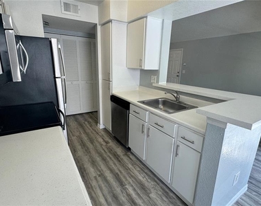 1037 S Hiawassee Road - Photo Thumbnail 4